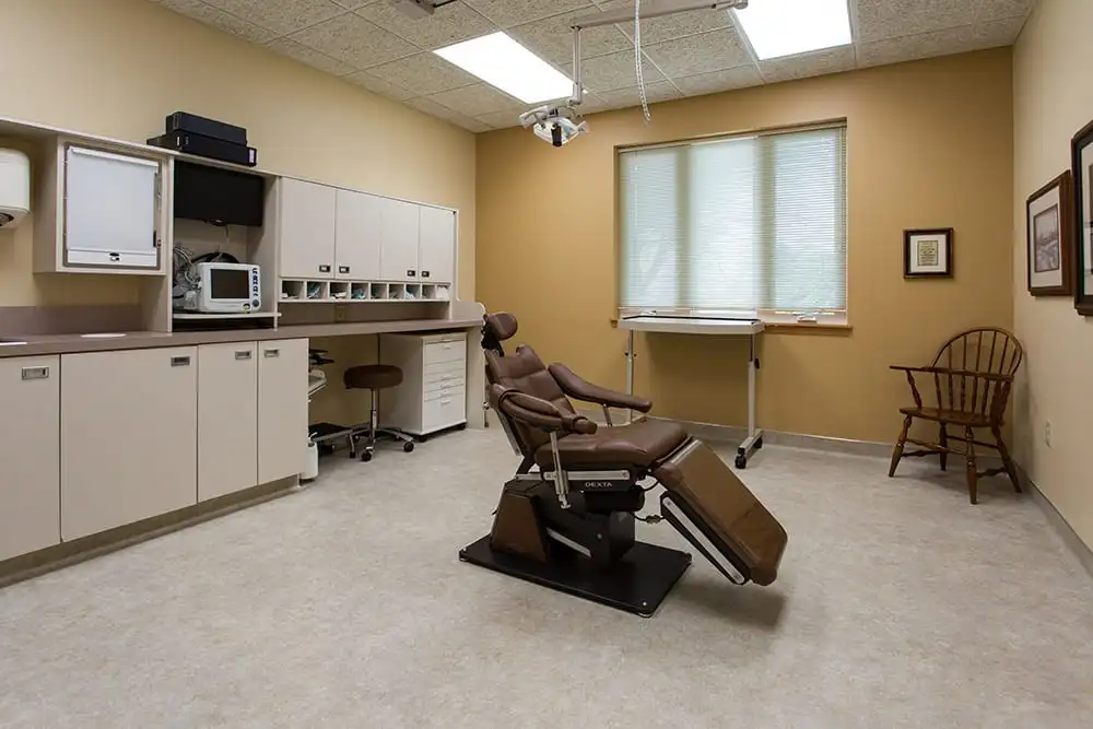 Treatment room and chair
